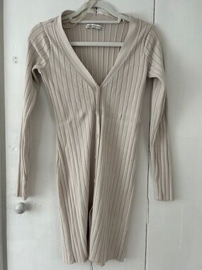 Abercrombie & Fitch Long-Sleeve Ribbed V-Neck Dress in Light Beige